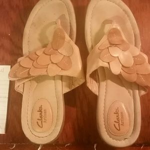 Clarks artisan 9W woman's slip on sandal